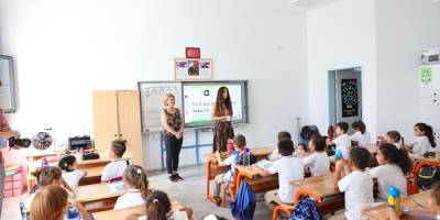 Çeşme Belediyesi’nden ilkokula başlayan öğrencilere hoş geldin hediyesi