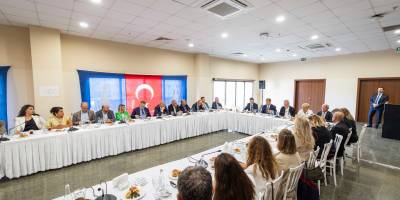 Başkan Tugay: İzmir'in kabuğunu kırması, öncü kent olması için çalışıyoruz