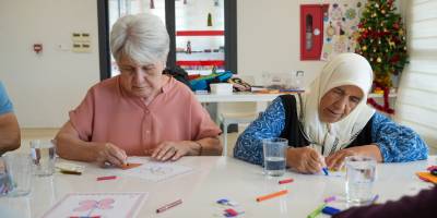 Gaziemir Belediyesi’nin Alzheimer Merkezi fark yaratıyor