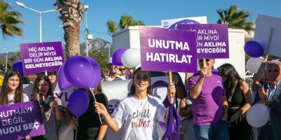 Güzelbahçe’de Dünya Alzheimer Günü Yürüyüşü
