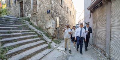 İzmir’in tarihi yapıları gün yüzüne çıkıyor