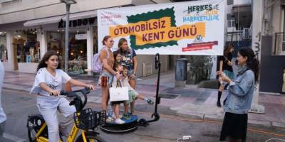 İzmir’de yayalar Otomobilsiz Kent Günü’nün keyfini sürdü