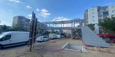 AK Partili Kocabaş’tan, Başkan Tugay’a ‘üst geçitli’ çöp salvosu!