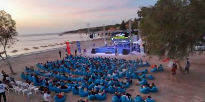 Gençler, kamp için Foça’da buluştu