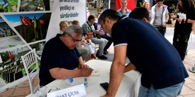 İlber Ortaylı Bornova’da İzmirlilerle buluştu