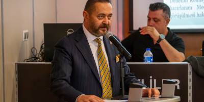 Karşıyaka Belediye Meclisi AK Parti Grup Başkanvekili Ünal'dan çöp çıkışı!