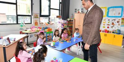 Öğrencilerden halı saha talebi, Başkan’dan söz geldi