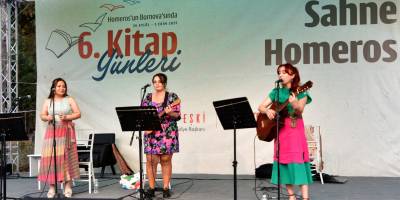 Bornova’da kitapların ışığında kültür şöleni