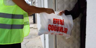 Efes Selçuk’ta beslenme çantaları dayanışma ile doluyor