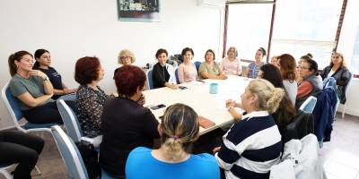 NARLIDERE’DE KADINLAR HAKLARINI ÖĞRENİYOR