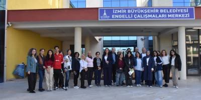 Singapurlu Art Terapist’ten engelliler ve ailelerine sanatla terapi