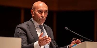 Soyer’den soru: Belediyeyi ve İzbeton’u kim için, nasıl dolandırdık?