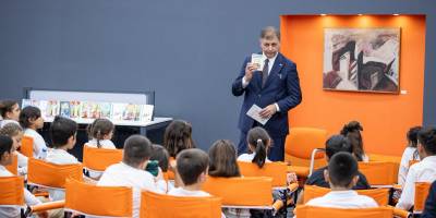 İzmirli çocuklar, Başkan Tugay’la okuma saatinde buluştu