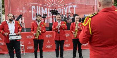 Büyükşehir’in 29 Ekim kutlamalarında ilk adres Torbalı İzmir’de Cumhuriyet coşkusu başladı