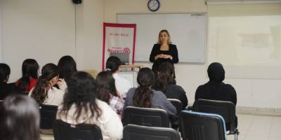 KARGEM’de kız öğrencilere kadın sağlığı eğitimi