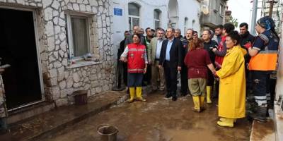 AK Partili Saygılı’dan sel sonrası Foça’ya ziyaret: Milletimizin yanındayız