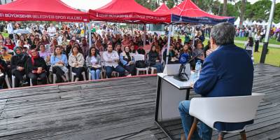 Ahmet Ümit İZKİTAP’ta yeni romanından ipuçları verdi