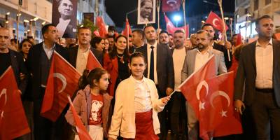 Binlerce Bornovalı Cumhuriyet’in 102. Yılını ışıklarıyla aydınlattı