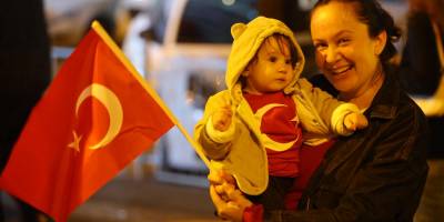 Karabağlar ’da Coşkulu Cumhuriyet Korteji