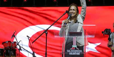 Karşıyaka, Cumhuriyet’in ışığında tek yürek oldu!