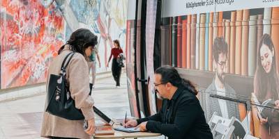 Gezici Kütüphane, Ege Üniversitesi Metro durağında