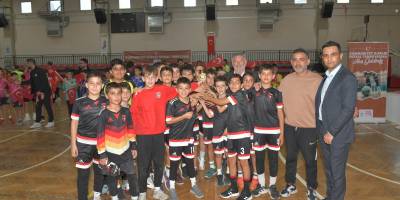 Çiğli’de Cumhuriyet Coşkusu Futsal Sahasında zirveye taşındı