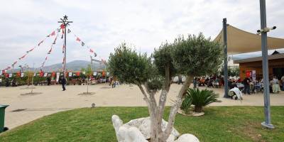 YAZAR YEKTA KOPAN EFES TARLASI YAŞAM KÖYÜ’NDE OKURLARIYLA BULUŞUYOR