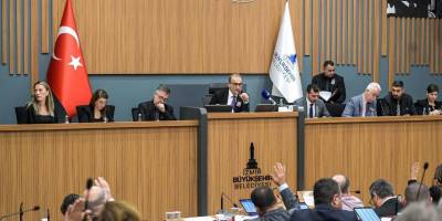 Büyükşehir Meclisi'nde otopark tartışması: Karabağlar’da 300 bin TL, Urla’da 20 bin TL!