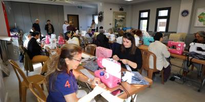 EFES SELÇUK’TA KADINLAR DİKİŞ ATÖLYESİNDE BULUŞTU