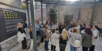 Sanat ve tarihi buluşturan Kıllıoğlu Hamamı’na yoğun ilgi