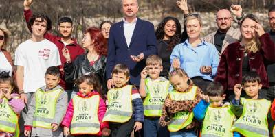 Minik ellerden yanan alanlara umut tohumları
