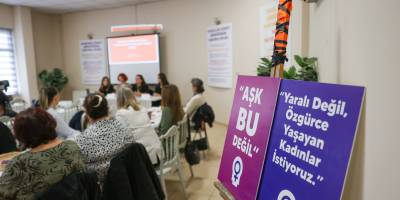 Buca’da Türk dizilerinde romantize edilen şiddet tartışıldı