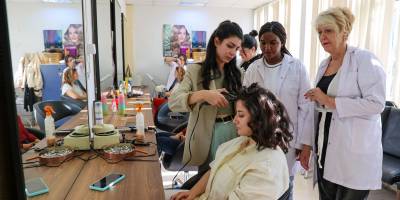 BUCA BELEDİYESİ'NİN KURSLARI KADINLARA KARİYER KAPILARINI AÇIYOR