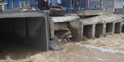 Karaburun, Çeşme ve Foça'da etkili olan yağışlar için ekipler seferber oldu