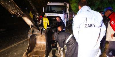 Çeşme Belediyesinden olağanüstü yağışa olağanüstü müdahale