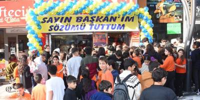 İzmirli dönercide 'Sadettin Saran' izdihamı!