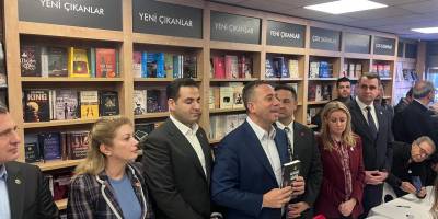 Tutuklu Buğra Gökce için İzmir'de dayanışma imzası!