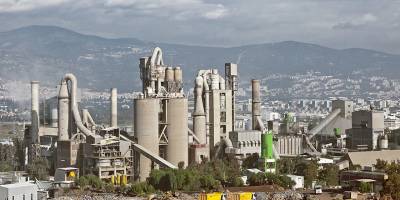 AK Parti'den "taşınma" için açıklama: Cemil Tugay, çimento fabrikalarına 100 yıllık can suyu verdi