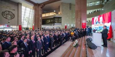 İzmir kahramanlarını unutmadı!