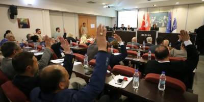 Karşıyaka’da yeni yılın ilk meclisi… Dev borçlanmaya oy çokluğu!
