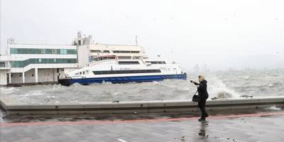 Vapur seferlerine fırtına engeli