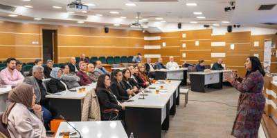 Bornova Muhtarlar Akademisi tamamlandı