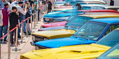 Klasik Otomobil Sergisi ziyaretçilerini zaman yolculuğuna çıkardı