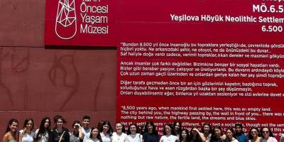 Bin liseli genç müzelerle tanıştı