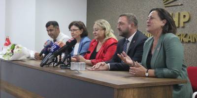 CHP Kadın Kolları Genel Başkanı Ayten Gülsever İlk Ziyaretini İzmir’de Gerçekleştirdi