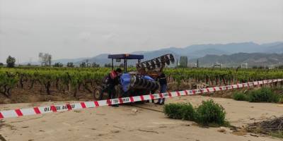 Manisa'da tarım aletine sıkışan çiftçi hayatını kaybetti
