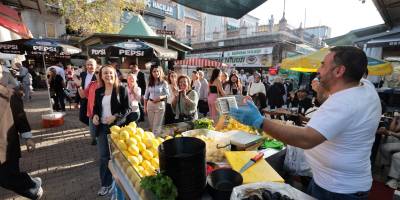 Kemeraltı Festivali esnafın yüzünü güldürdü