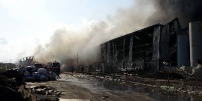 Geri dönüşüm fabrikasındaki yangın kısmen kontrol altına alındı