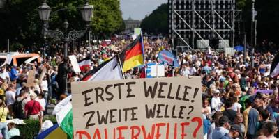 Almanya'da Anayasayı Koruma Dairesi, Kovid-19 kısıtlamalarını protesto eden grubu ülke çapında takibe aldı