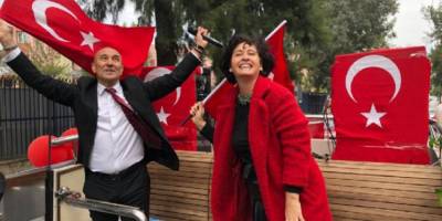 İzmir'de "Eş satıyor, koca alıyor" Kılıçdaroğlu ihalelerini online YouTube'den izliyor durumu!